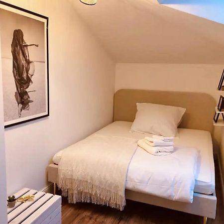 Bali Home Stylische Wohnung Mit Terrasse Schönefeld Zewnętrze zdjęcie