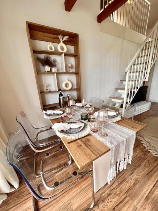 Bali Home Stylische Wohnung Mit Terrasse Schönefeld Zewnętrze zdjęcie