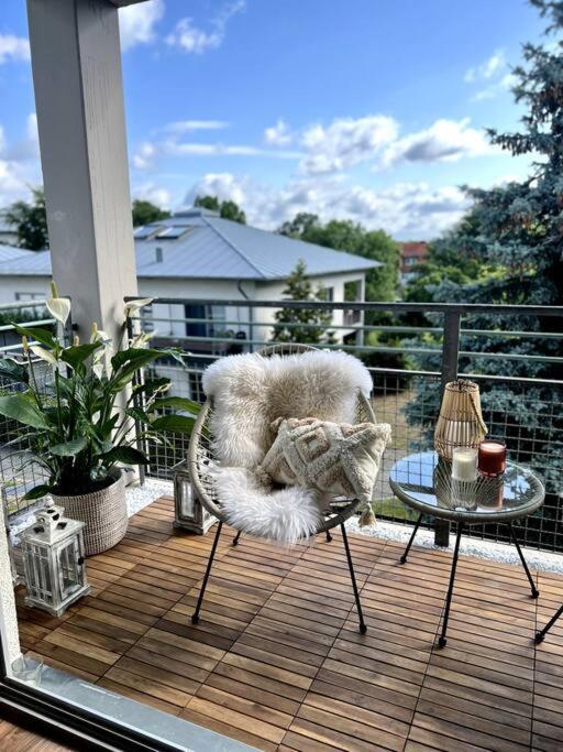 Bali Home Stylische Wohnung Mit Terrasse Schönefeld Zewnętrze zdjęcie