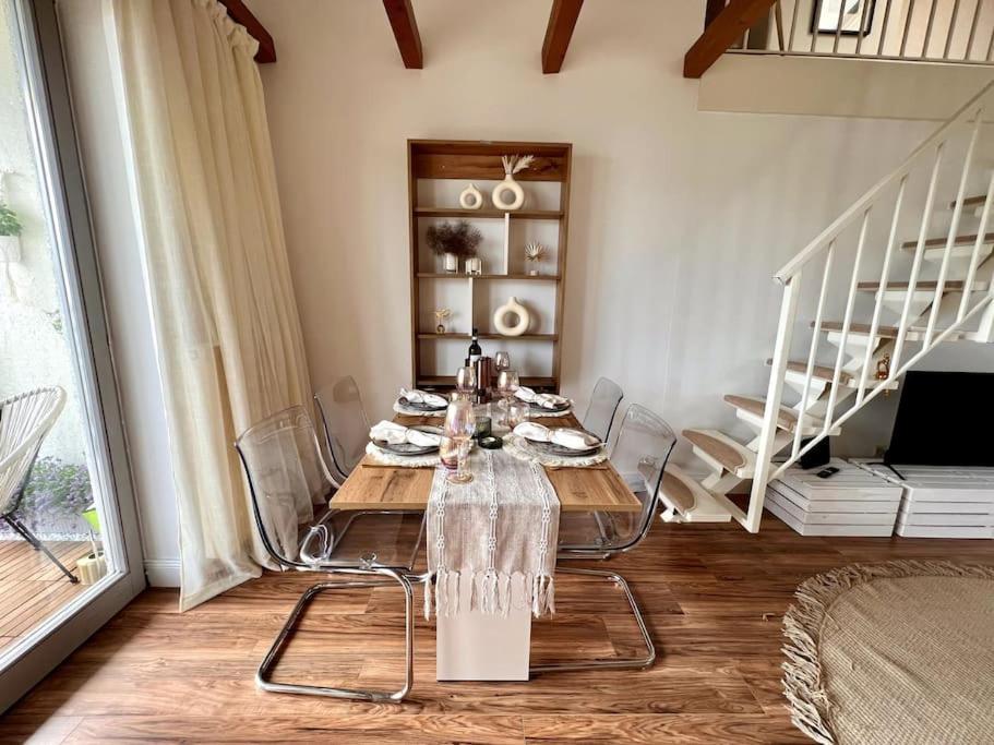 Bali Home Stylische Wohnung Mit Terrasse Schönefeld Zewnętrze zdjęcie