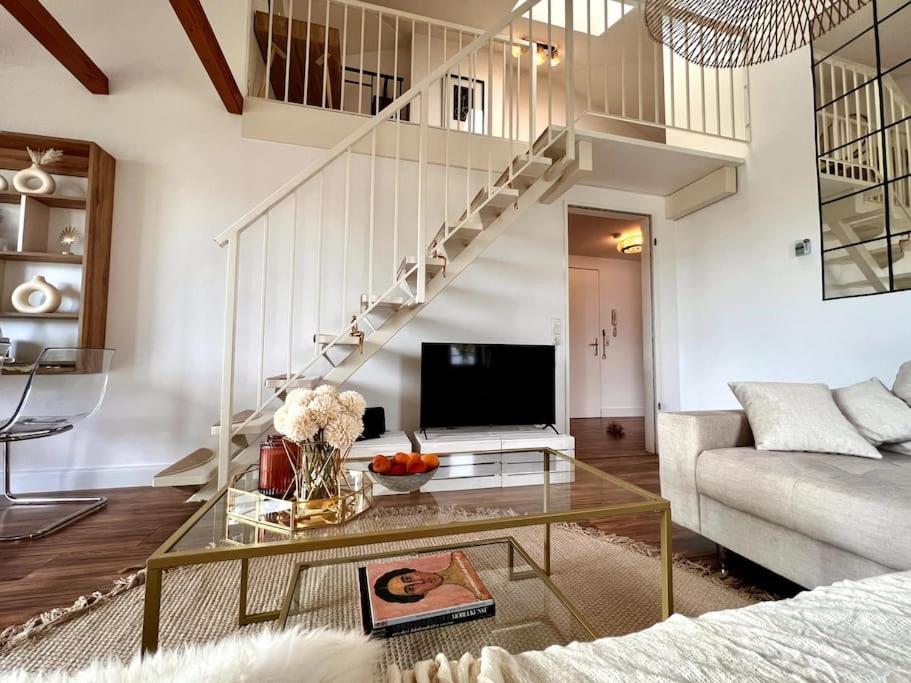 Bali Home Stylische Wohnung Mit Terrasse Schönefeld Zewnętrze zdjęcie