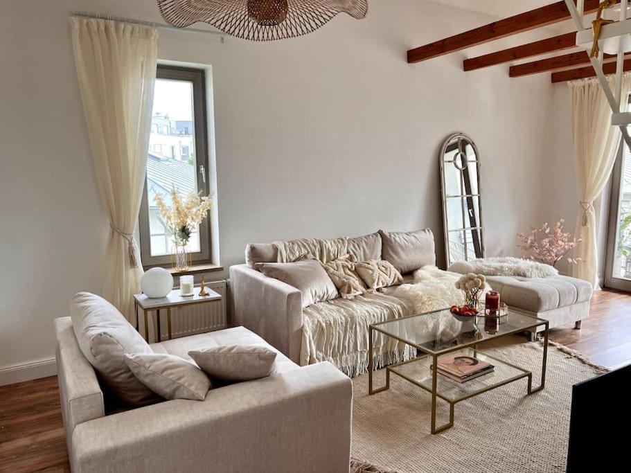 Bali Home Stylische Wohnung Mit Terrasse Schönefeld Zewnętrze zdjęcie